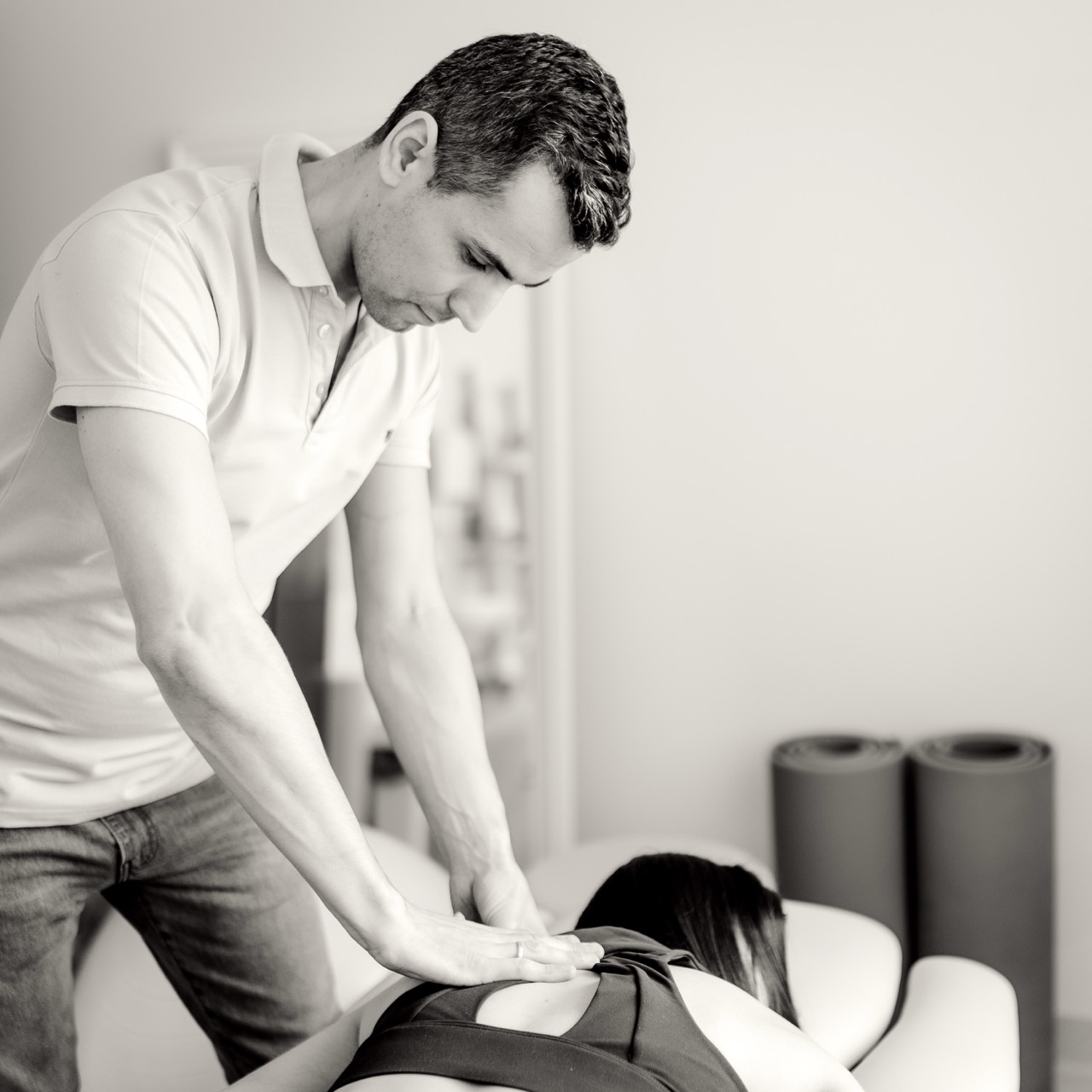 Terapia manualna kręgosłupa — Active-Fizjo Nadolice Małe